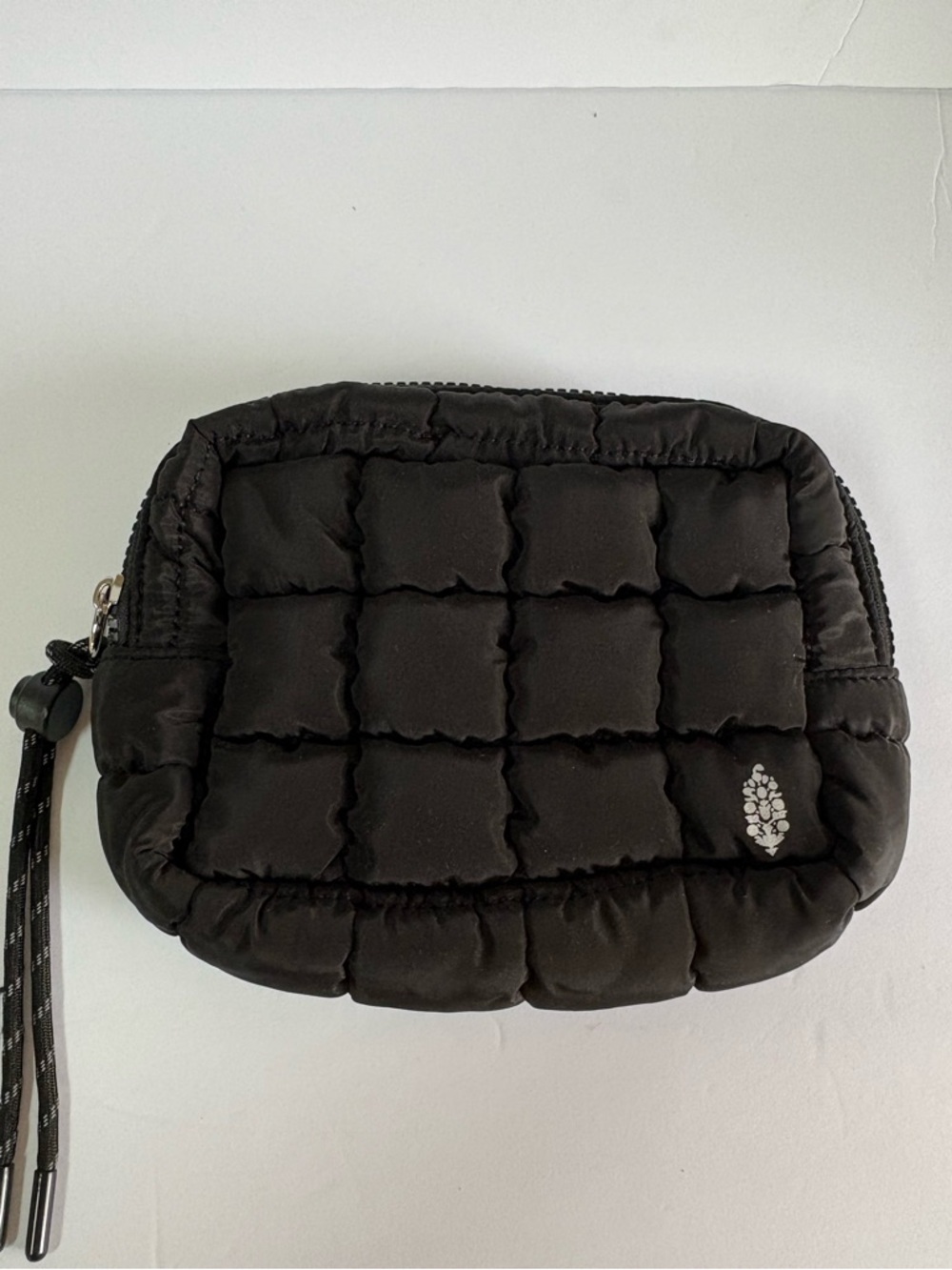 NWOT Free People FP Movement Quilted Mini Case - Picture 4 of 13